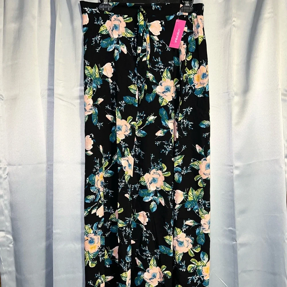 Xhilaration MATCHING FLORAL SET. Long sleeve crop top with long matching skirt